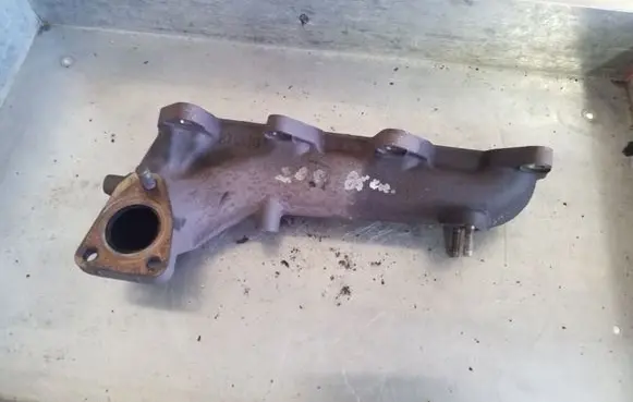 Toyota Avensis T250 Exhaust manifold