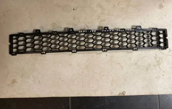 Chevrolet Captiva Front bumper lower grill 96623441