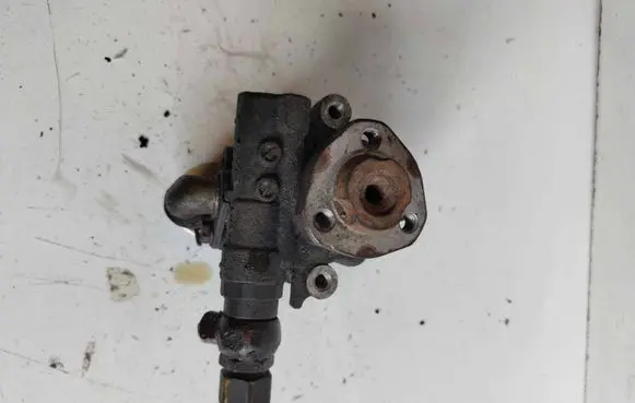Volkswagen Golf IV Power steering pump 1J0422154B