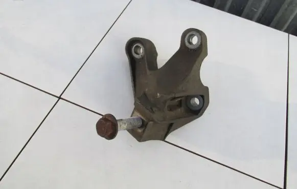 Ford C-MAX I Gearbox mount 5M517M125VD