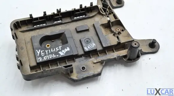 Skoda Yeti (5L) Battery tray 1K0915333