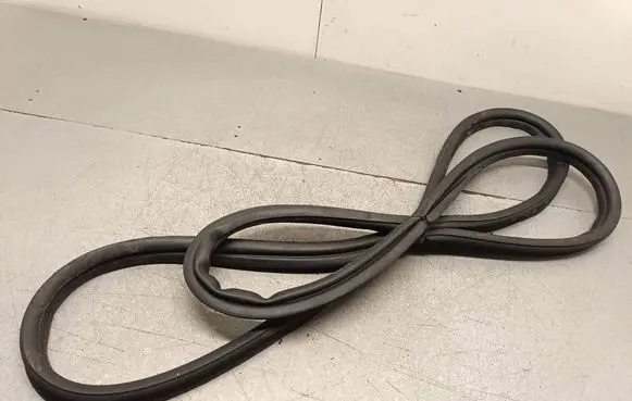 KIA Ceed Trunk rubber seal (body) 