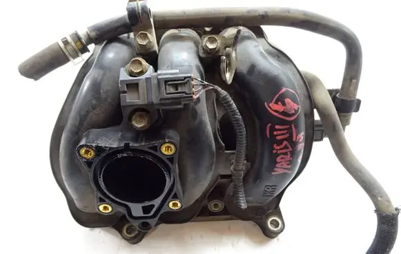 Toyota Yaris Intake manifold w634uu