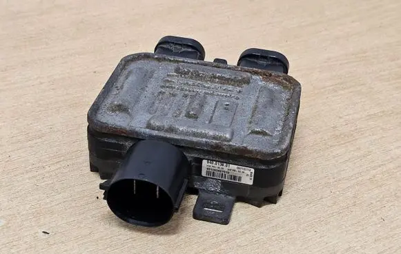 Volvo S60 Coolant fan relay 940013801