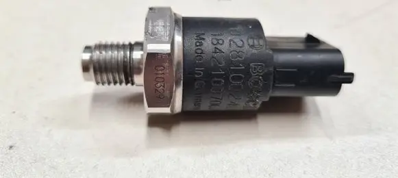 Fuel pressure sensor