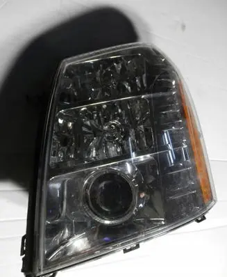 Cadillac Escalade Headlight part 