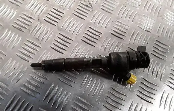 BMW 5 F10 F11 Fuel injector 0445110382 781070202