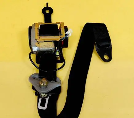 Nissan Primera Front seatbelt 0416134