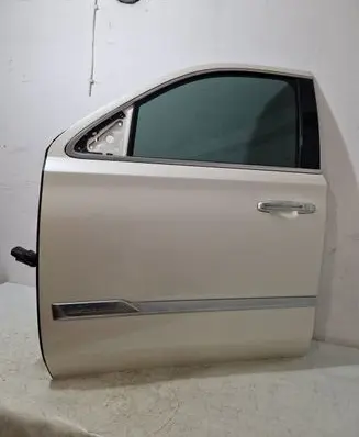 Cadillac Escalade IV Front door 734AA10832H