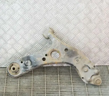 Toyota Auris E180 Front lower control arm/wishbone