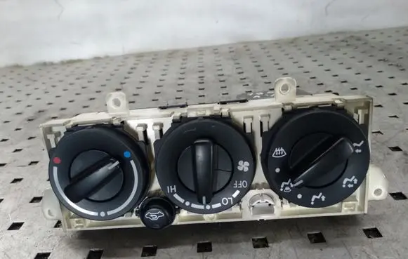 Toyota Avensis T220 Climate control unit 5590005080 MB1464308390