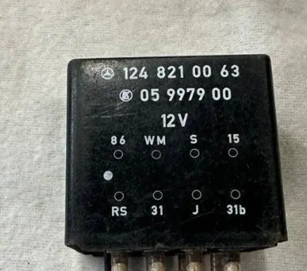 Mercedes-Benz E W124 Window wiper relay 1248210063