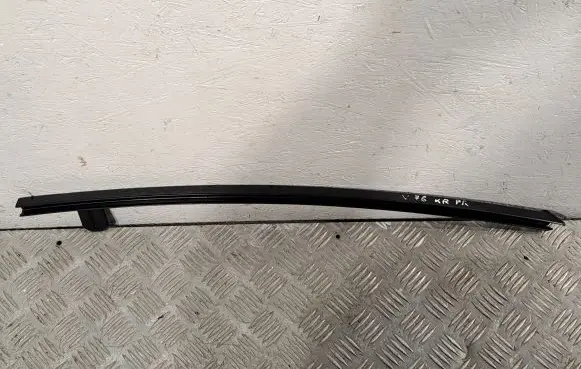 Toyota Corolla Verso AR10 Front door windshield rail 6740264011