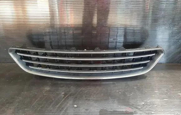 Mini Cooper Countryman R60 Front bumper upper radiator grill 9801581