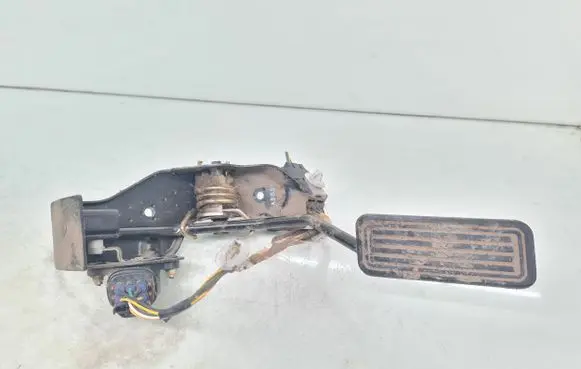 Toyota Avensis T250 Accelerator throttle pedal 8928147010 1983003010