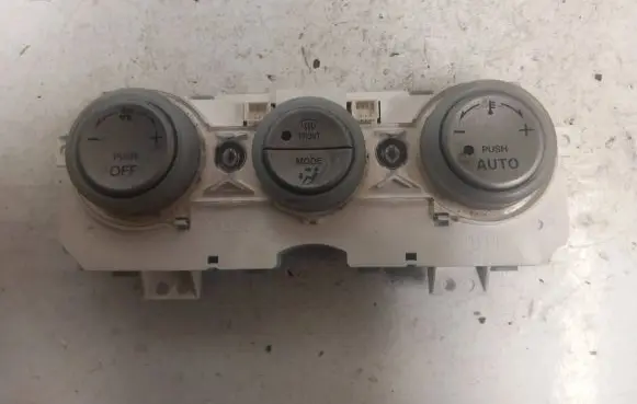 Mazda 6 Climate control unit E0002C