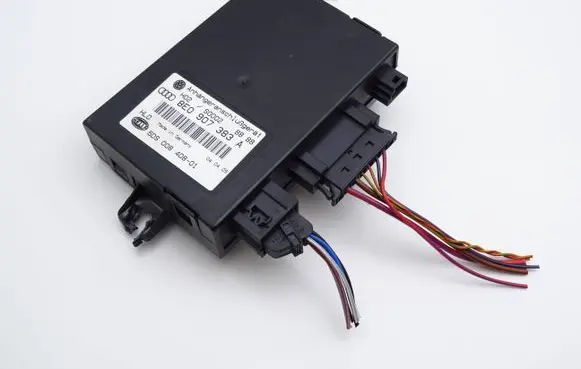 Volkswagen Touran I Tow bar trailer control unit/module 8E0907383A
