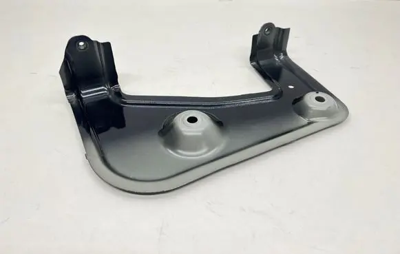 BMW X5 G05 Fender mounting bracket 7418219 741821906