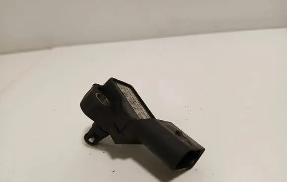 Volkswagen PASSAT B7 Air pressure sensor 0281002401 038906051C 101123T0026A
