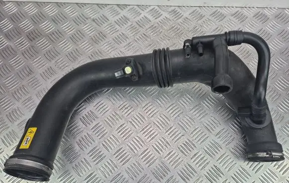 Mercedes-Benz C W204 Turbo air intake inlet pipe/hose A2710901829