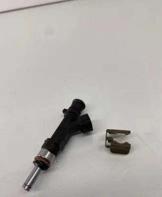 Audi A6 S6 C6 4F Fuel injector 06E133551 0280158053