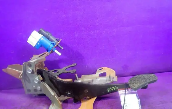 Ford Fiesta Brake pedal
