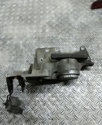 Nissan Qashqai Engine mount bracket