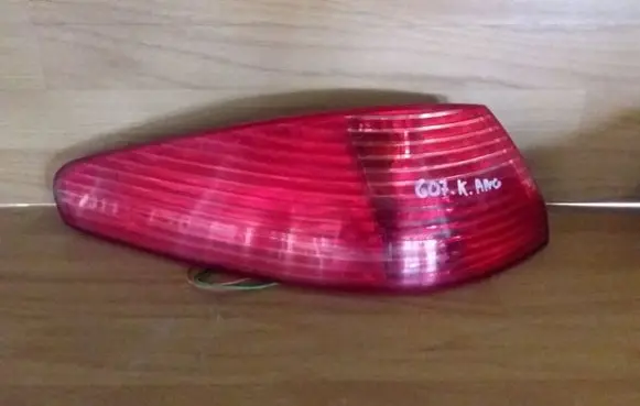 Peugeot 607 Rear/tail lights