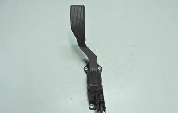 Suzuki SX4 Accelerator throttle pedal 49400-79J40 5092010 6PV00907402