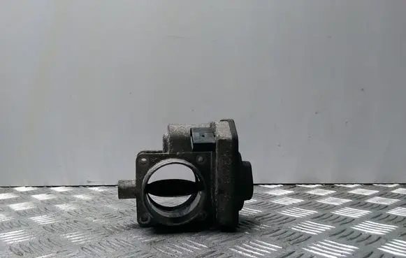 Volkswagen Golf V Electric throttle body valve 038128063J
