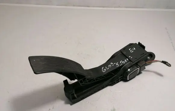 Mercedes-Benz GL X164 Accelerator throttle pedal A1643000504