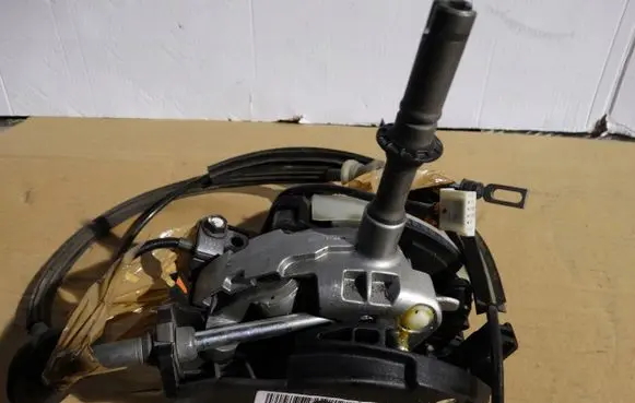 BMW X3 E83 Gear shifter/selector 3420339