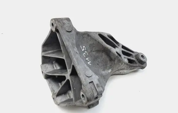 Mercedes-Benz GLK (X204) Engine mounting bracket A6512231304