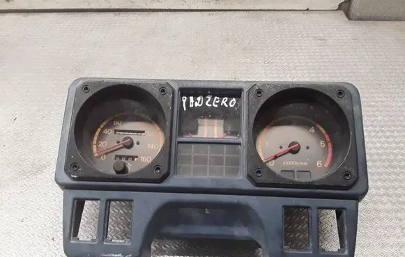 Mitsubishi Pajero Speedometer (instrument cluster)