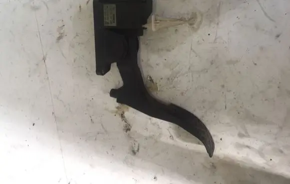 Audi A3 S3 8L Accelerator throttle pedal 090101419