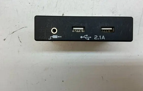 Subaru Outback (BT) USB socket connector 86257AN00A