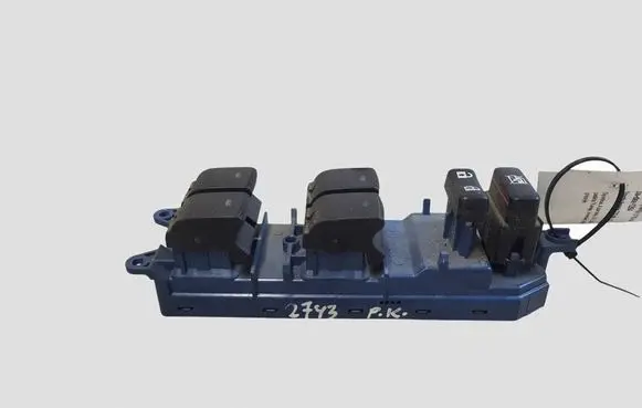 Toyota Avensis T270 Electric window control switch 8404005020