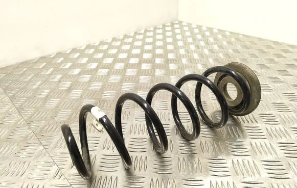 Audi A3 S3 8V Rear coil spring 5Q0511121 5Q0512149B