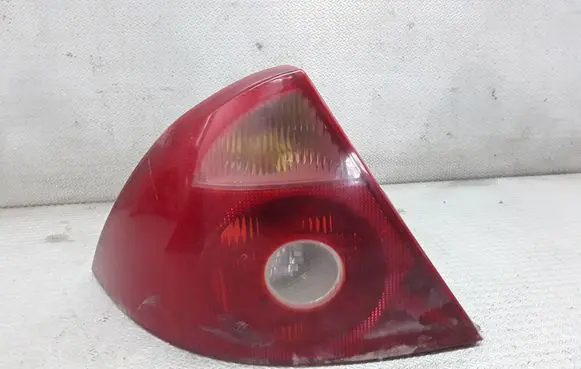 Ford Mondeo Mk III Rear/tail lights 1S7113405A