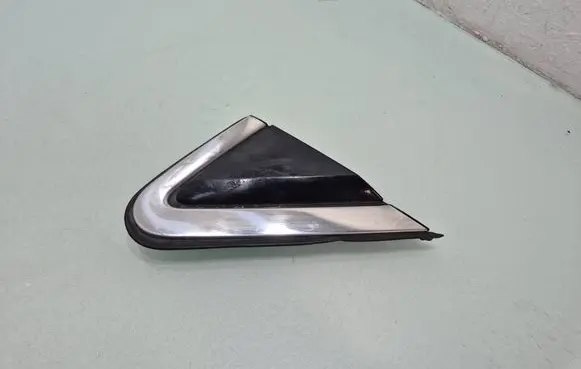 Nissan Murano Z52 Front door glass trim molding 21143012