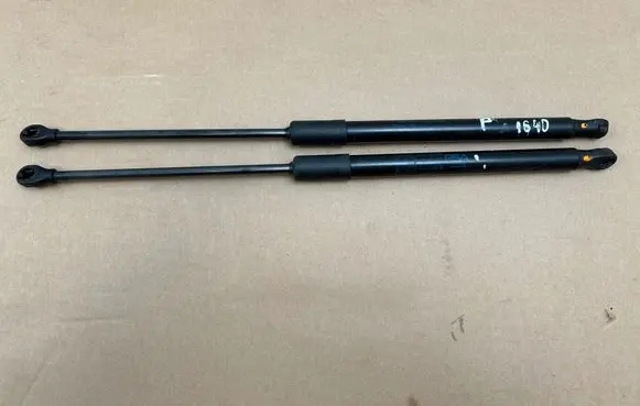 Opel Mokka B Front bonnet/hood damper/strut 9834871580