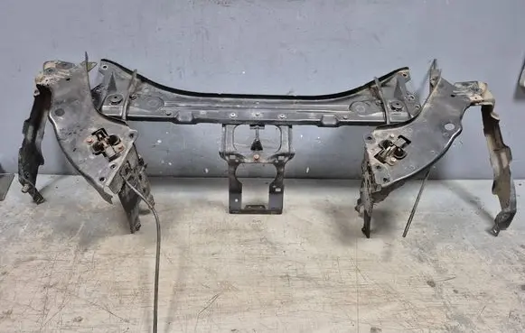 Mercedes-Benz E W211 Radiator support slam panel 