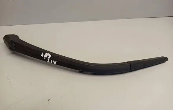 Rear wiper blade arm