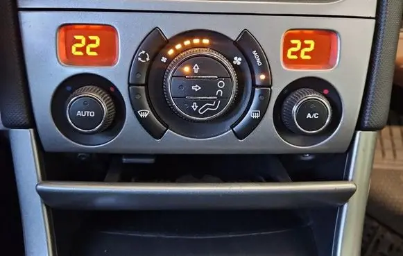 Peugeot 308 Climate control/heater control trim 96850724XT IMPRK1606279