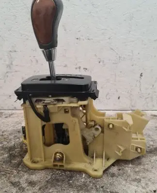 KIA Opirus Gear shifter/selector 467003FXXX