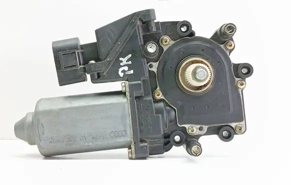 Audi A4 S4 B5 8D Front door window regulator motor 113846101 05071901