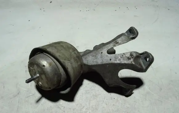 Audi A4 S4 B6 8E 8H Engine mount bracket 8E0199307E 8E0199379F