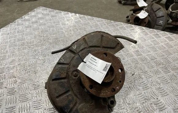 Volkswagen Golf VI Front wheel hub