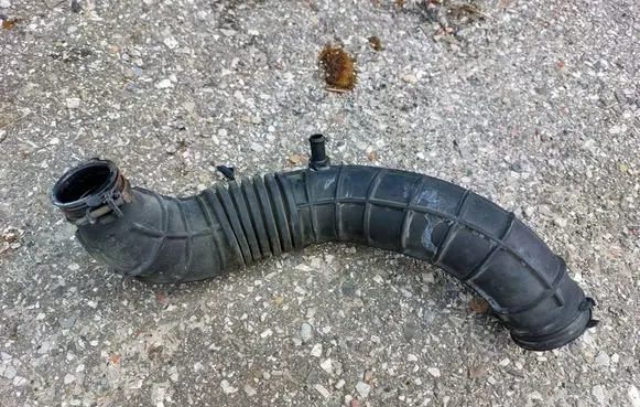 Hyundai i20 (PB PBT) Turbo air intake inlet pipe/hose 281381J200 HYUNDAI-i20 1.4CRDI