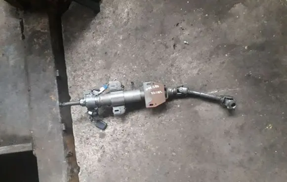 Mitsubishi Carisma Steering wheel axle